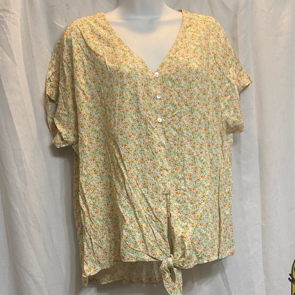 Sunny Floral V-Neck Blouse